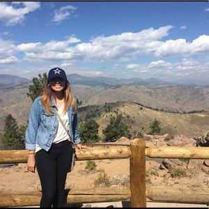 Meet your Posher, Janet